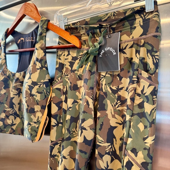 NWT The Upside SET Basecamp Margot Top and 25” Pocket Leggings Camouflage Camo - Picture 5 of 16